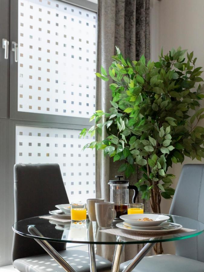 1 Bed Apartment - Redhill Central, Surrey, Gatwick #2 Εξωτερικό φωτογραφία